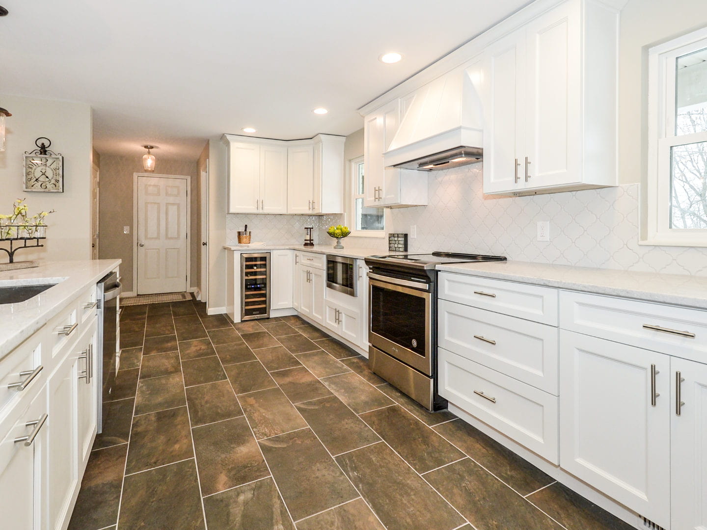 white quartz countertops